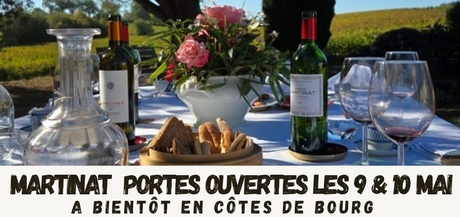 Fût de chêne dans le chai de Château Martinat — élevage en barriques